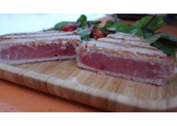 Tuńczyk na grillu Kamado 5w1: Przepis od GRILLI