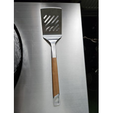 Łopatka do grilla ze stali nierdzewnej z drewnianą rączką Premium 45cm GRILLI 777152