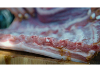 Skrócony przepis na żeberka wieprzowe 3:2:1 — Soczyste i delikatne żeberka BBQ, które dosłownie same odchodzą od kości