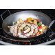 Wok do grilla ze stali węglowej z bambusową szpatułką Big Green Egg 120779