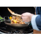 Wok do grilla ze stali węglowej z bambusową szpatułką Big Green Egg 120779